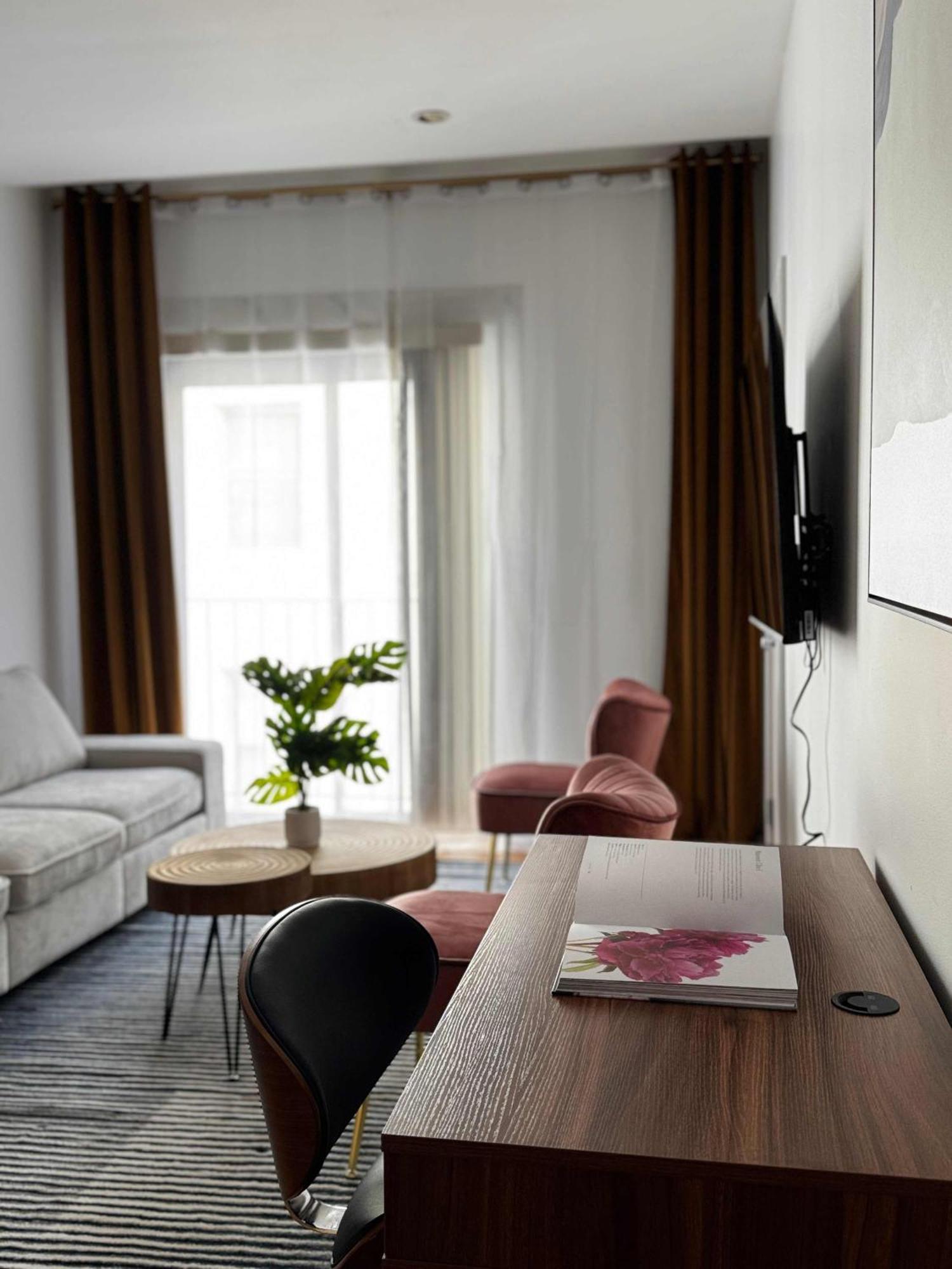 Spacious Brand New Fully Furnished 2-bedroom In Prime Murray Hill Move-in Ready *
